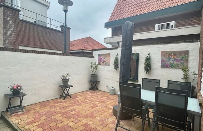 Apartment in the Fortified With Private Garden - Photo 46