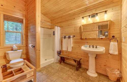 Grizzly Tower Packwood Cabin with Hot Tub! - Foto 20
