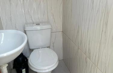 Apê térreo com churrasqueira e área externa e garagem exclusiva até 4 hóspedes 5 min praia Abricó e 7 min do Centro - Foto 32