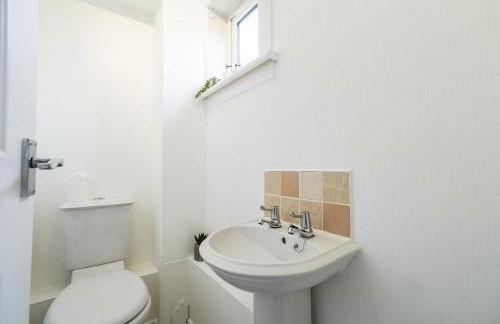 Livingston 4 Bed + Car Space - Foto 8