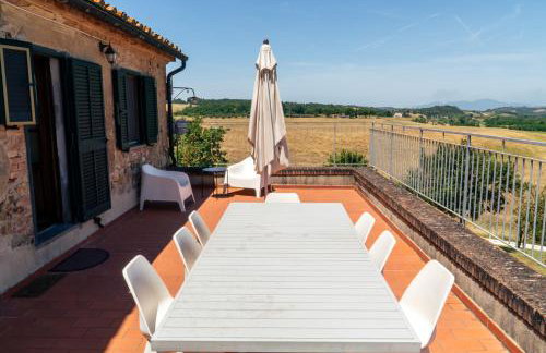 Podere I Sorbi, Spacious Tuscan Villa in Lajatico, Near Pisa & Volterra - Foto 8