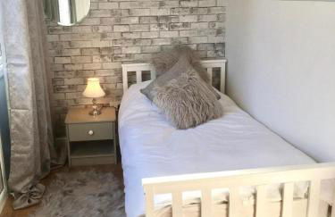 Cosy and secluded brook-side lodge - Foto 11