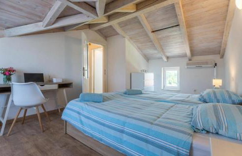 Beautiful Home In Putini With Kitchen - Photo 23