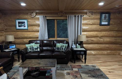 Comfy Caribou Lodge - Photo 7