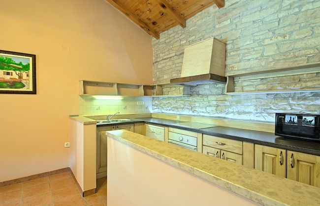 Perfect for Children, Garden With Pool, Playground and Walk in Whirlpool - Foto 1