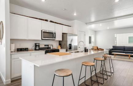 Family-Friendly 3-Story Home Sleeps 8 - Foto 13