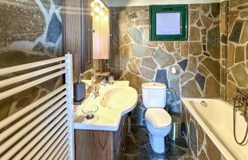 Beautiful Home With Pool - Foto 27