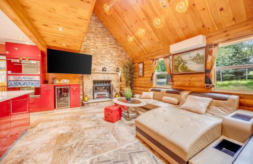 Stunning! Pocono Escape! HotTub Sauna Pool Ski Pet-Friendly Firepit Game Room Fireplace BBQ Lakes Tennis Fishing - Foto 13