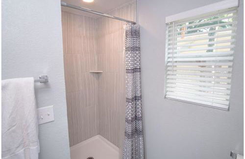 Remodeled Historic 1BR 1BA House Near Downtown - Foto 19