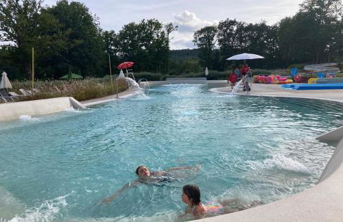 F1 noir/anis, avec terrasse couverte et jardin (E) - Foto 20