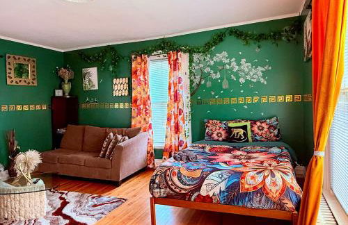 Enchanting 3BR Near Downtown Hartford Cozy & Modern with Parking - Foto 1