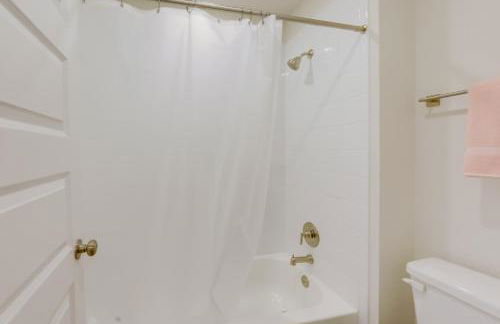 Buda Business-Ready House Office, Home Gym and Yard - Foto 23