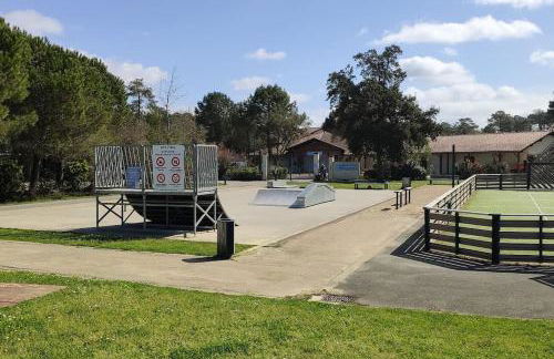 maison cosy avec piscine, tennis, piste cyclable - Foto 25