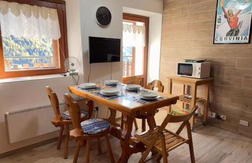 Near the Cable Cars with Views of the Lake - Foto 13