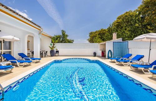 Villa Chiquito Albufeira - Private Pool&Parking - BBQ&AC&WI-FI - Foto 5