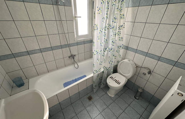 VerGian Brand New Apt at Agioi Theodoroi - Foto 24