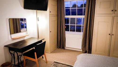 Spacious 4 Bed House Sleeps 8 in Quorn Near Loughborough - Foto 5