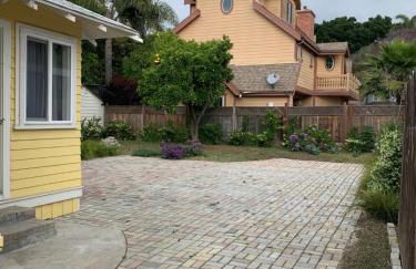 Ruth House Original Craftsman PETS, walk to State st. - Photo 29