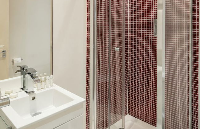 Fitzrovia by Viridian Apartments - Photo 39