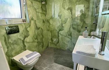 Seafront Apartment - Foto 26