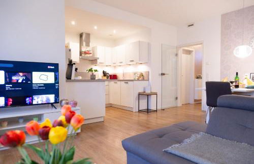 MiCasa OL - Deluxe Apartment mit Stil - Carport Stellplatz - Küche - WLAN - 3,7 KW Steckdose für E Auto - Terrasse - Photo 1