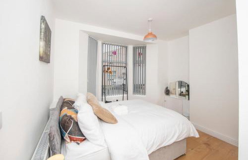 Modern 4 Bedroom House Sleeps 10 Free Parking Liverpool - Foto 44