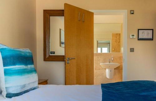 Trewhiddle Retreat V8 by Together Travel - Luxury 3-Bedroom Villa - Foto 26