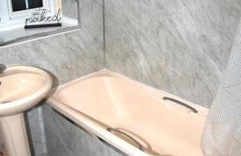 XB Property - Comfy house perfect for families contractors relocators - Foto 7