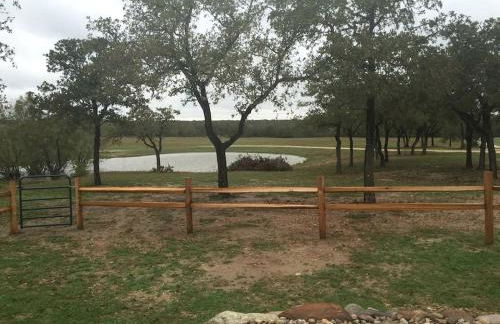 Secluded Group Cabin on Fun Ranch near Gonzales, Texas - Foto 14