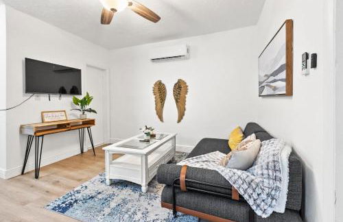 Intimate Casita Mia minutes away from Airport, Calle 8, Brickell, Coral Gables, The beach and more! - Foto 2