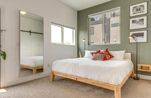 Modern Denver Townhome with Rooftop Terrace! - Foto 14