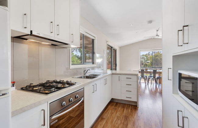 Lake Hume Holiday Park - Photo 21