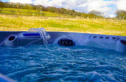 Moonlight Lodge - 4 bedroom Barn with Hot Tub! - Foto 25