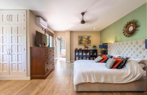 Luxury Villa - Sleeps up to 8 & Infinity Pool - Photo 8