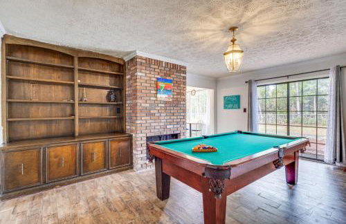 Steps to Beach Carrabelle Family Home with Patio! - Foto 2