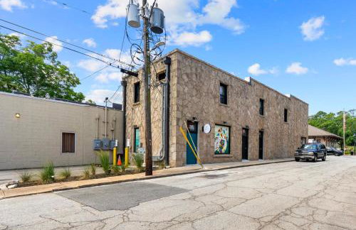 Opulent Loft on Main St -Walk to Stone Mtn Park! - Foto 5