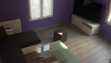 La maison parisienne maison deux pièces à louer au pied du métro - Foto 5