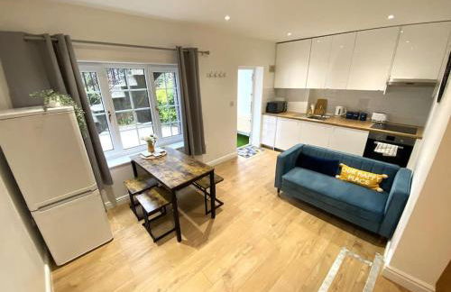 Redhill Town Centre Garden Flat - Foto 9