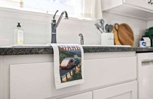 Historic Hideaway Hot Springs - Photo 28