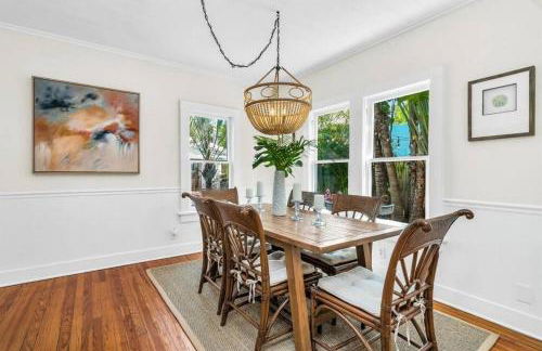 Tropical Estate w/ Guesthouse & Pool. Sleeps 8! - Foto 27