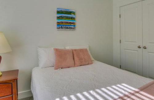 2 Mi to Zootah Providence Townhome with Fireplaces - Photo 15