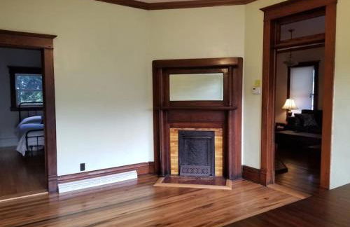 BaseCampWV-Durbin. Spacious 4 bedroom house w/yard - Foto 17