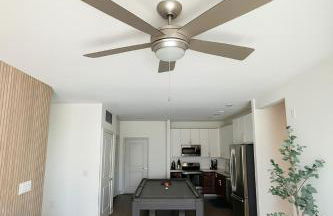 Resort-Style Retreat 1 King 2 Queens, Pool table - Foto 10