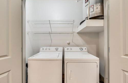 Tasteful 2BR I Pool I Gym I Parking I Workspace - Foto 4