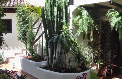 Apartment mit kleiner Innenhof-Terrasse im mediterranen Stil - Foto 25