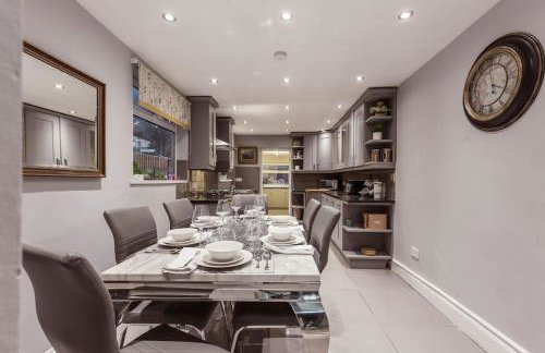 4 bedroom house, 2 Min Walk From Station - Photo 39