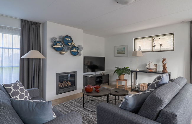 Spacious Villa in a Holiday Park in Makkum - Photo 10