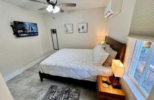 Newest Cottage Downtown. Pet Yes - Photo 42