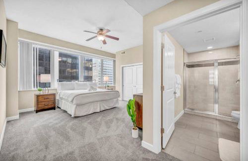 LAKE VIEW Sky-Suite in the Heart of Downtown! - Photo 23