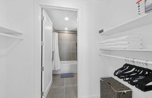 149BK-601 NEW PH 2BR-2Bath Private Rooftop W D - Foto 17